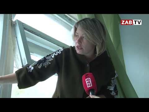 Видео: Работник детского сада в Чите выпала из окна, которое утепляла