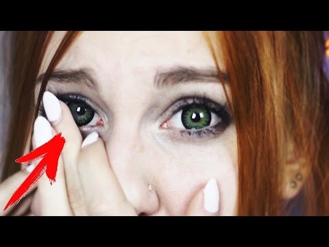 Видео: Она Надела Линзы Впервые? Новичок надевает линзы..