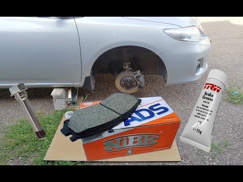 Видео: Тойота Королла Е150. Замена передних колодок, смазка направляющих + бонус.