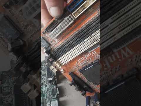 Видео: Як зняти роз'єми слот 5