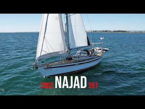 Видео: Круизная яхта Najad 391 — круизер для дальних путешествий с центральным кокпитом — проживание на ...
