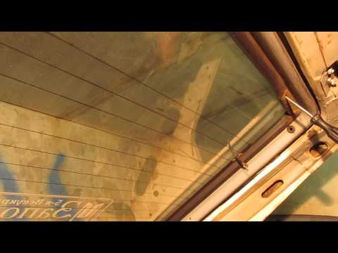 Видео: Снимаем стекла Москвич 2141 часть 2