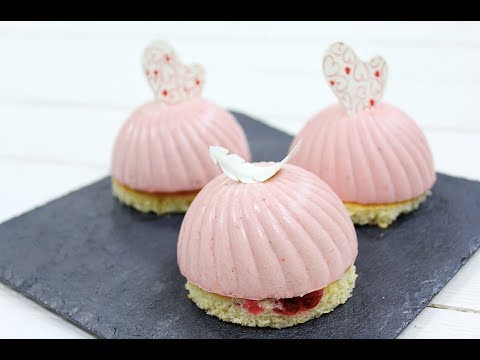 Видео: МУССОВОЕ КЛУБНИЧНОЕ ПИРОЖНОЕ С ВЫТЕКАЮЩИМ ЦЕНТРОМ