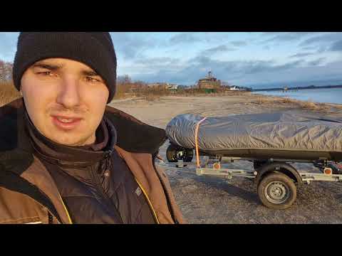 Видео: Спуск и подъем лодки с прицепа водник а5Между делом рыбалка