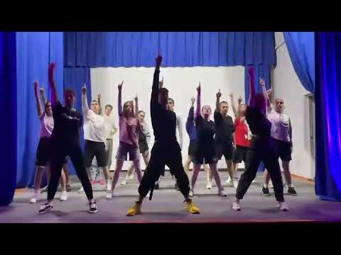 Видео: ЗАЖИГАТЕЛЬНЫЙ ТАНЕЦ ВОЖАТЫХ на репетиции вожатского концерта в лагере "Волна" 2024 г.