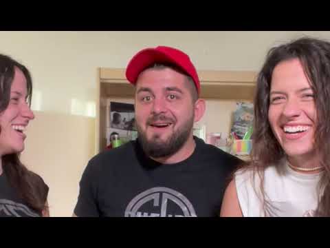 Видео: ТикТок предизвикателства с Чочев 😂 (Не ни е лесно!!)