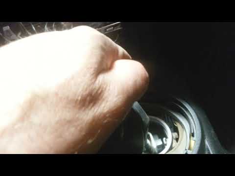 Видео: Шеви Нива не включаются 1 и 2 передачи