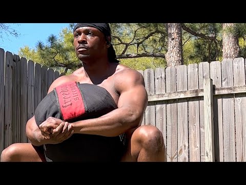 Видео: Тренировки с сэндбэгом: лучший способ стать сильнее (и мощнее)