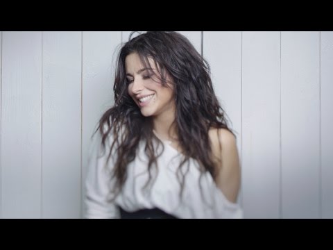 Видео: Ани Лорак — Обними меня