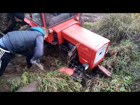 Видео: Бездорожье 4*4 спасение утопающего трактора т-30