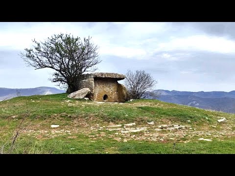 Видео: Видео 54 - Дольмены горы Нексис (Геленджик)