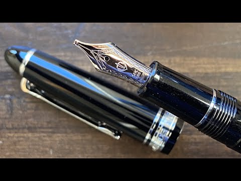 Видео: Перьевая ручка Sailor Profit Light с пером Music