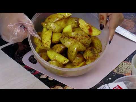 Видео: 🍗 Куриные наггетсы + картошка по-деревенски – Вкусно, просто и быстро!