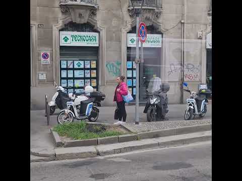 Видео: Milan/Прогулка по Милану на трамвае и автобусе