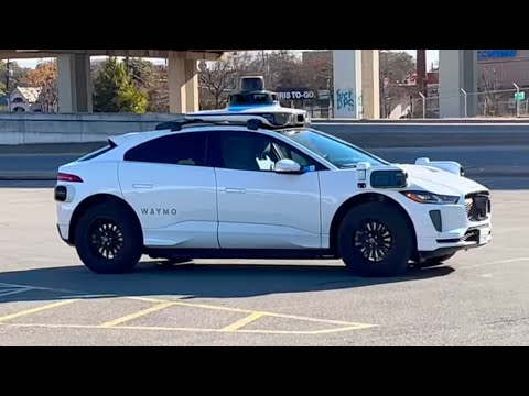 Видео: Тестирую БЕСПИЛОТНОЕ Такси Waymo В США!