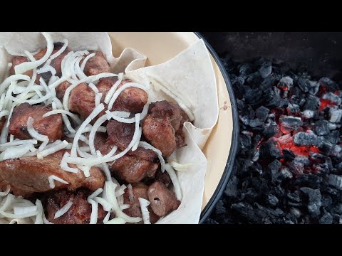 Видео: Вкусный Грузинский Шашлык (mcvadi)| Готовит грузин! Быстрый рецепт! Грузинская кухня!