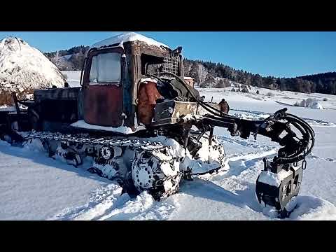 Видео: Два Дт-75 и огромный стог