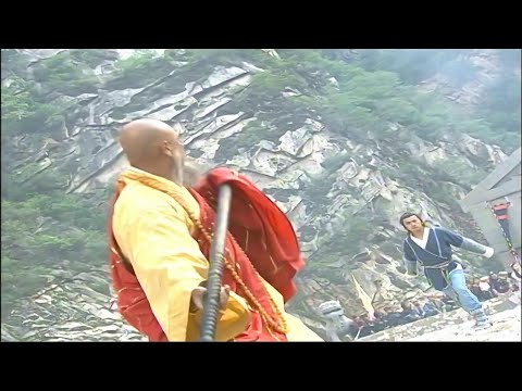 Видео: Чжан Уцзи изучил кунг-фу «Рука Драконьего Когтя» после боя с шаолиньским монахом.