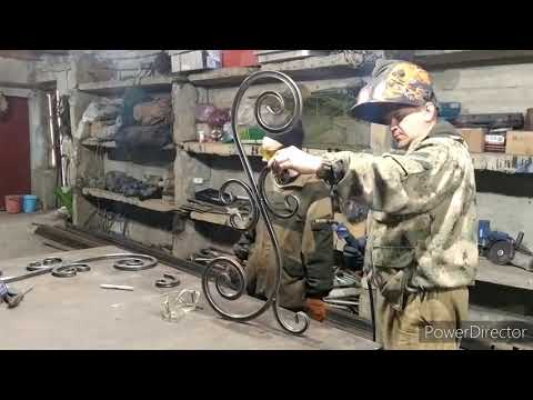 Видео: Козырная обувница из профильной трубы с элементами художественной ковки.