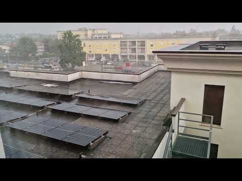 Видео: Италия Брешиа. Тропический ливень 27.08.24. Tropical rain in Brescia Italy 24.08.24.