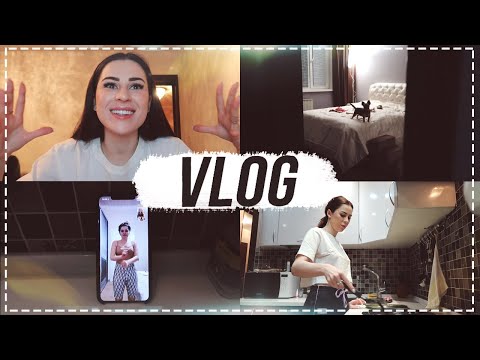 Видео: Моя повседневная жизнь || КАК Я СКАЧАЛА Sims 4 , ГОТОВЛЮ, БОЛТАЮ С КАРИНОЙ