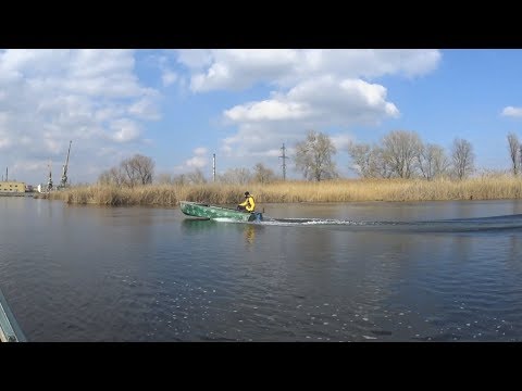 Видео: Ветерок 8 на лодке Казанка, открытие сезона