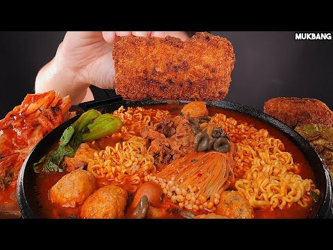 Видео: острая лапша с грибами, колбаса SPICY NOODLES MUSHROOM SAUSAGE KIMCHI EATING ASMR MUKBANG