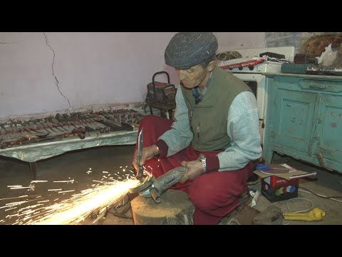 Видео: "Өнөр мени багып келет, мен өнөрдү багып келем" - Кубан Орозумбетов \\ "Мекен жана Мен"