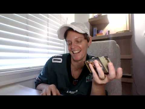 Видео: Они сдерживаются... ты их рыцарь в сияющих доспехах!