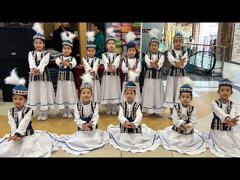 Видео: Құрбылар биі. Қазақша би. Казахский танец.