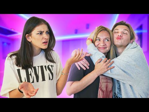 Видео: МАМА хочет ВЫЖИТЬ ЛИЗУ НАЙС из ДОМА?! *** ЗАСЕЛЯЕМ МАМУ В ХАУС ***