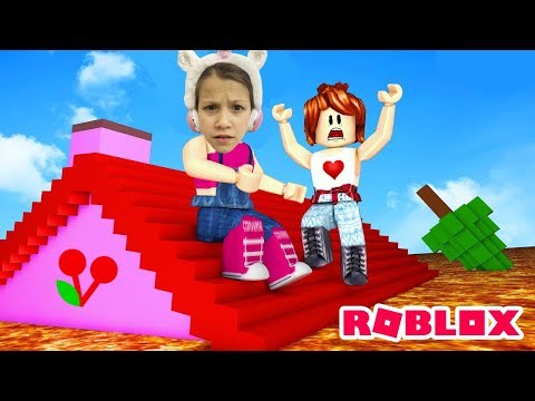 Видео: ПОЛ ЭТО ЛАВА в ROBLOX Кто влюбился в Вику? /// Viki Show PLAY