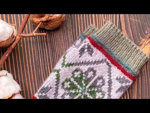 Видео: Жаккардовые митенки в технике «жаккард без протяжек с двух рук». Фильм 6