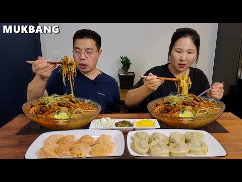 Видео: Корейская холодная лапша джамппонгㅣПельмени с кимчи Пельмени с мясомㅣCooking& MukbangㅣEating Sound