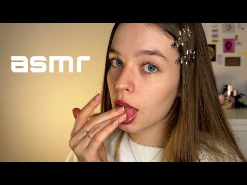 Видео: АСМР˙⋆✮ макияж слюнкой (липкий шепот) + звуки рта