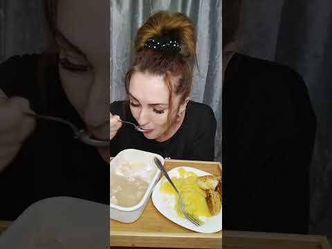 Видео: Мукбанг холодец домашний , пюре, капуста цветная 