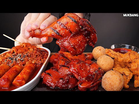 Видео: острая курица и лапша SPICY BBQ CHICKEN 🍗 FIRE NOODLES TTEOKBOKKI CHEESE BALL EATING ASMR MUKBANG