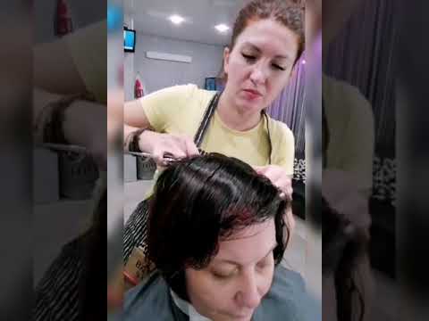 Видео: Как стричь каскад на длину волос до плеч?