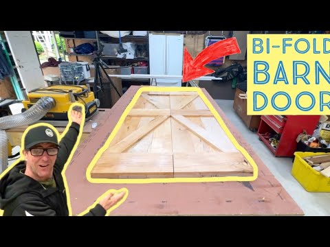 Видео: Строительство двустворчатой ​​амбарной двери