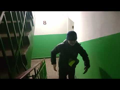 Видео: 9-этажка с лифтом между этажами