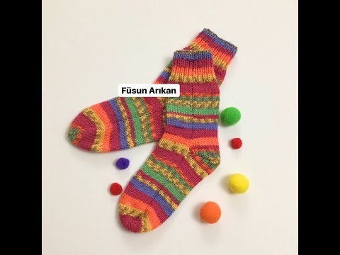 Видео: ВЯЗАНИЕ БЕСШОВНЫХ НОСЧИКОВ ДВУМЯ ИГЛАМИ