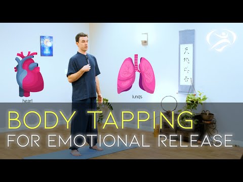 Видео: Простукивание тела для эмоциональной разрядки