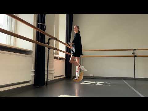 Видео: Развитие балетного подъема