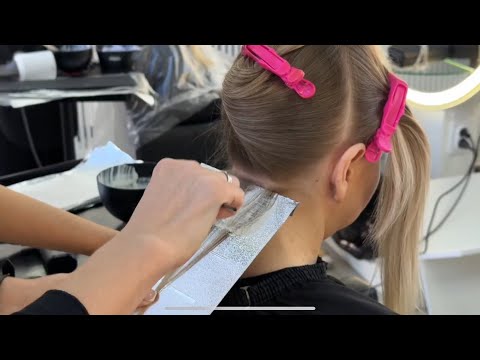 Видео: Как делать коррекцию на рельефную технику окрашивания