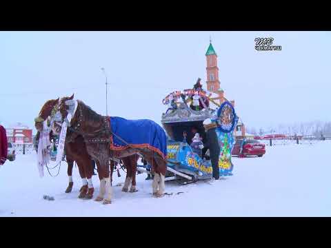 Видео: С Новым годом!!! Парад троек и Дедов Морозов. Конкурс самоваров