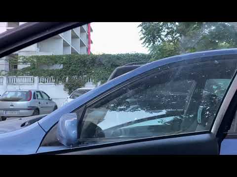 Видео: Как легко и просто очистить стекло от клея после снятия тонировки