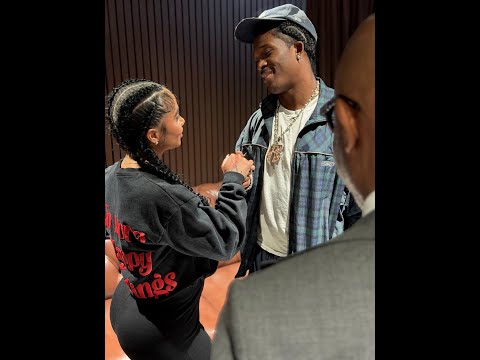 Видео: Когда Мелиса связывается с клиентом НФЛ!