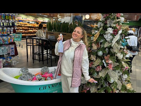 Видео: ВЛОГ Что у нас в машине ? Едем погулять и по магазинам ! Алиса пригласила подружку в гости ! 