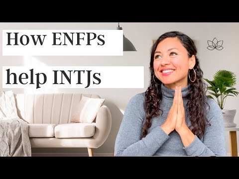Видео: Как ENFP помогают INTJ | Отношения ENFP и INTJ