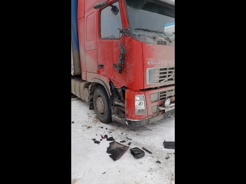 Видео: Поменяли дверь на Volvo FH. Пайка пластика и покраска двери
